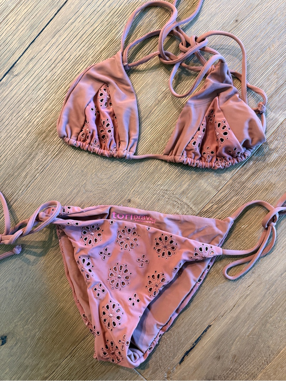 Tori praver bikini